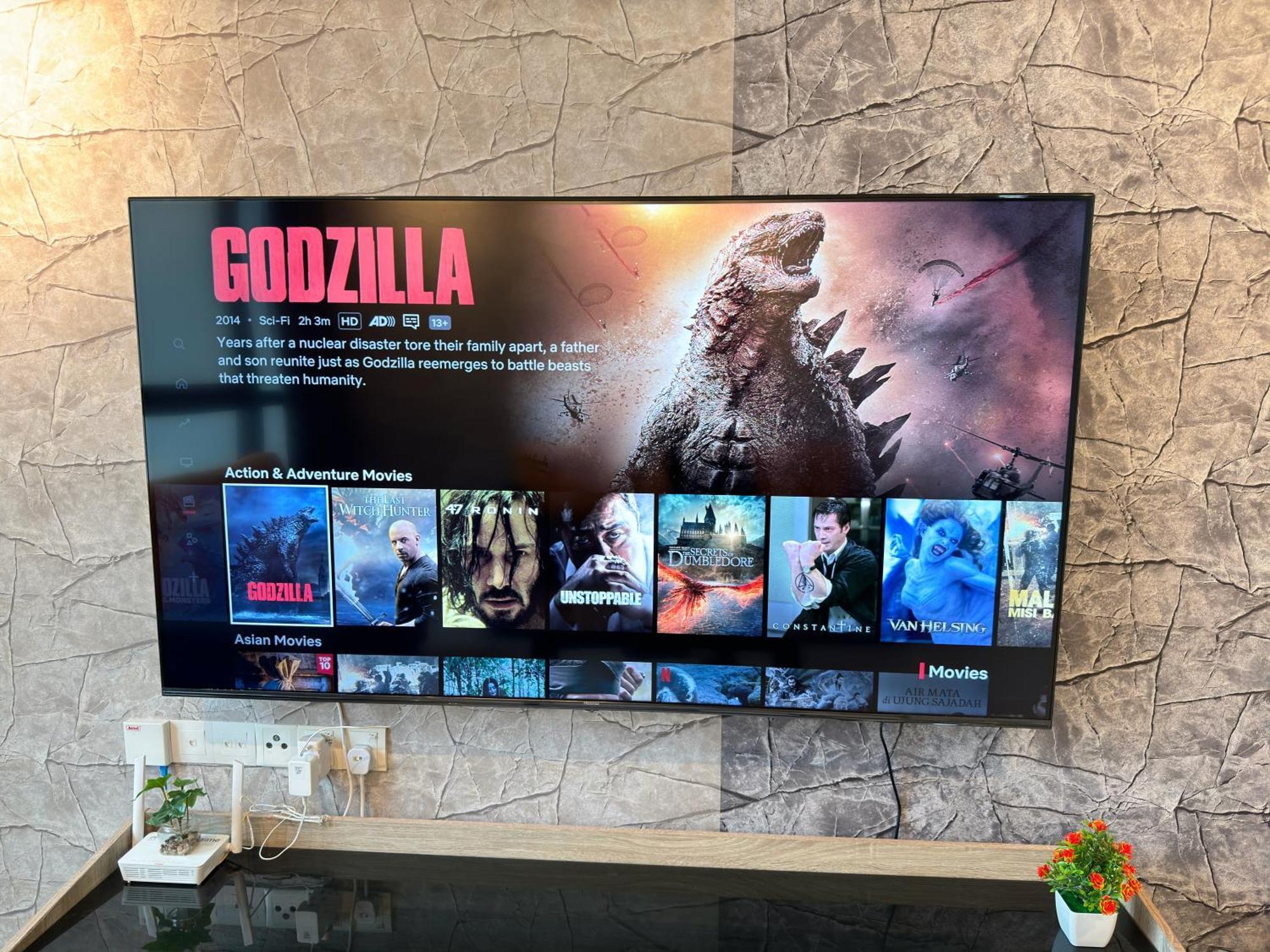 Midvalley Southkey Mosaic 6-9pax Netflix-smarttv70inch Johor Bahru