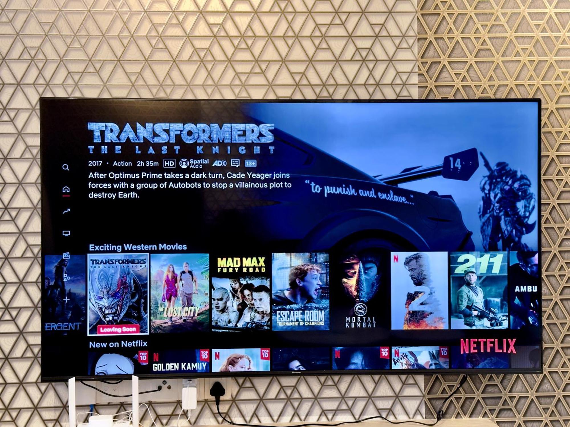 Midvalley Southkey Mosaic 6-9pax Netflix-smarttv70inch Aparthotel Johor Bahru