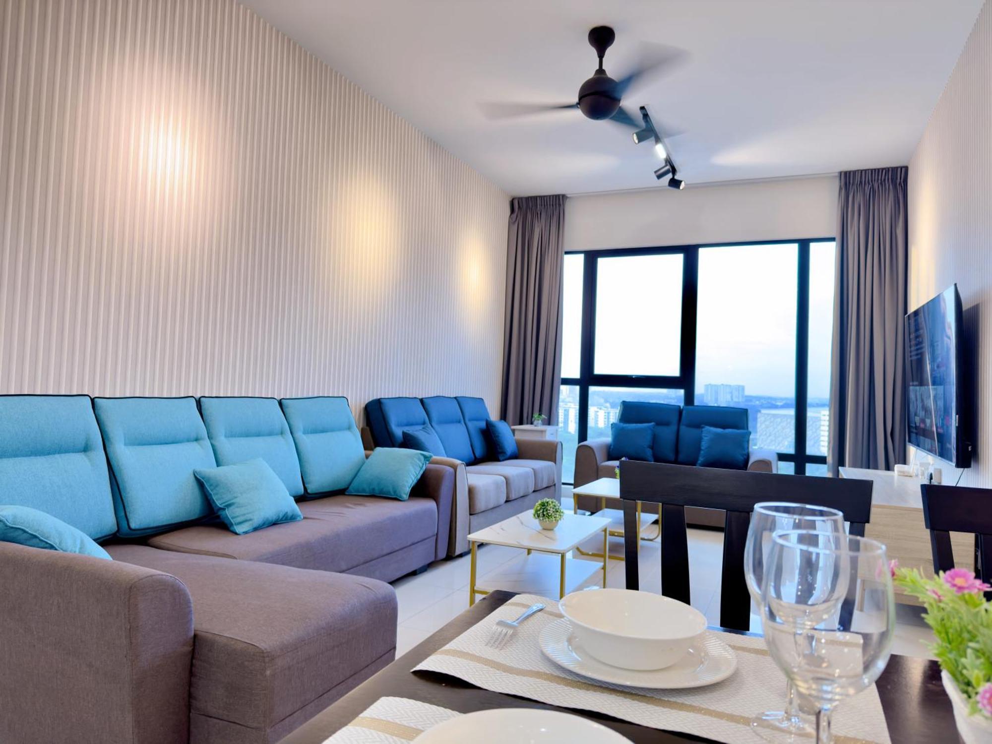 Midvalley Southkey Mosaic 6-9pax Netflix-smarttv70inch Aparthotel