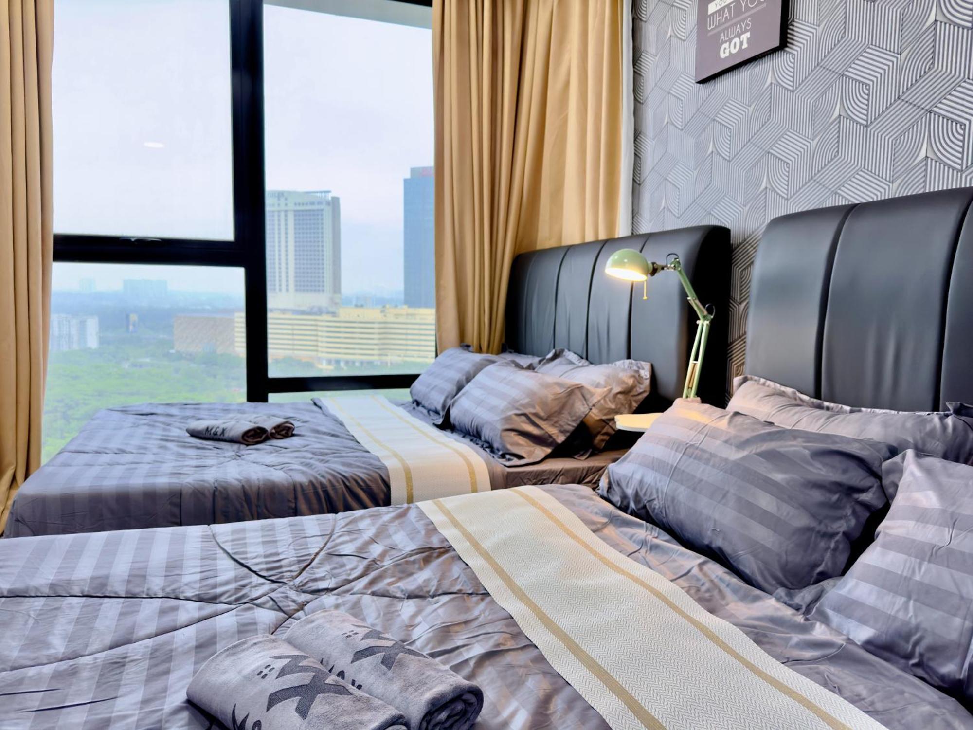 Midvalley Southkey Mosaic 6-9pax Netflix-smarttv70inch * Johor Bahru