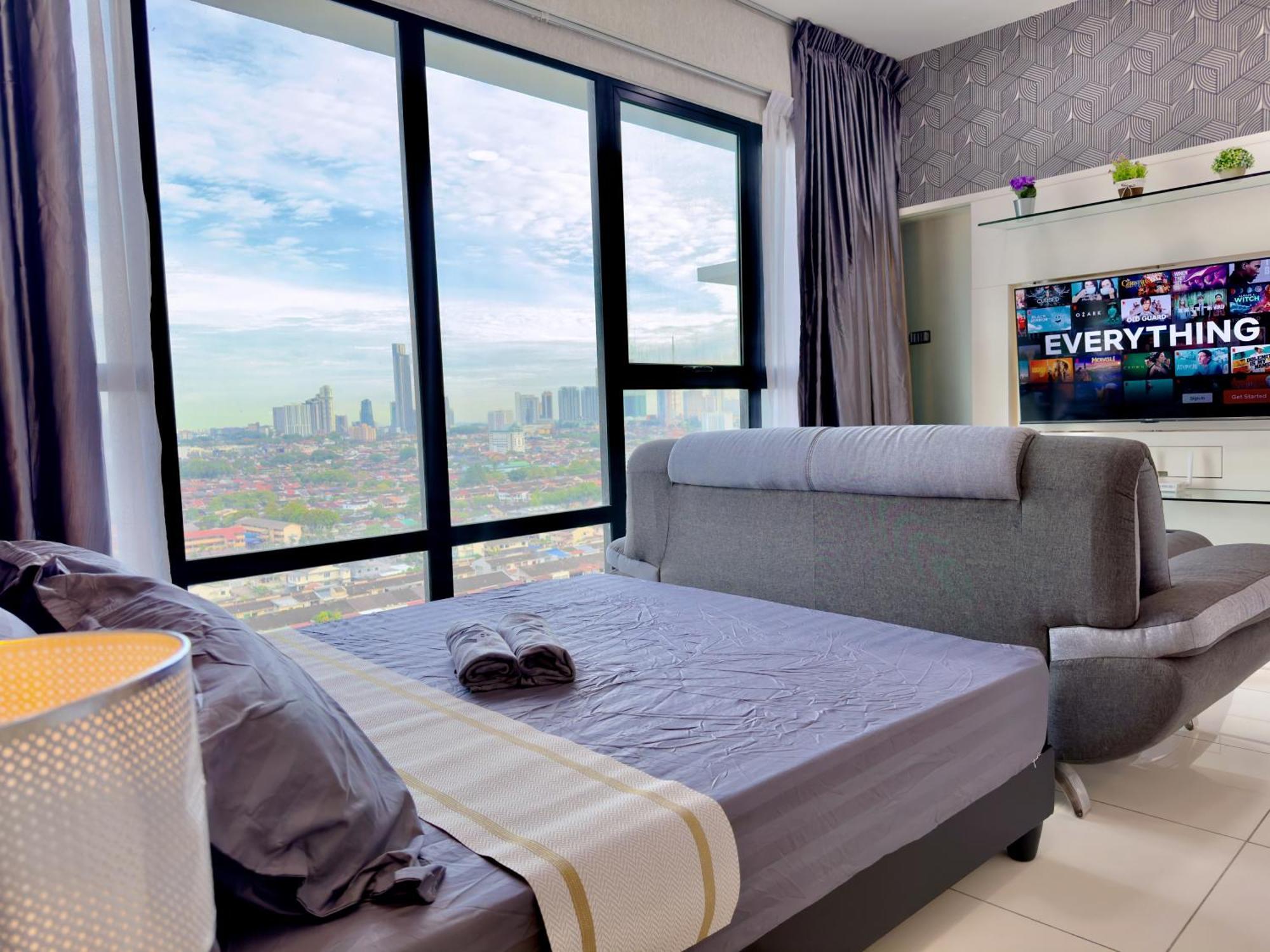 Midvalley Southkey Mosaic 6-9pax Netflix-smarttv70inch Aparthotel Johor Bahru