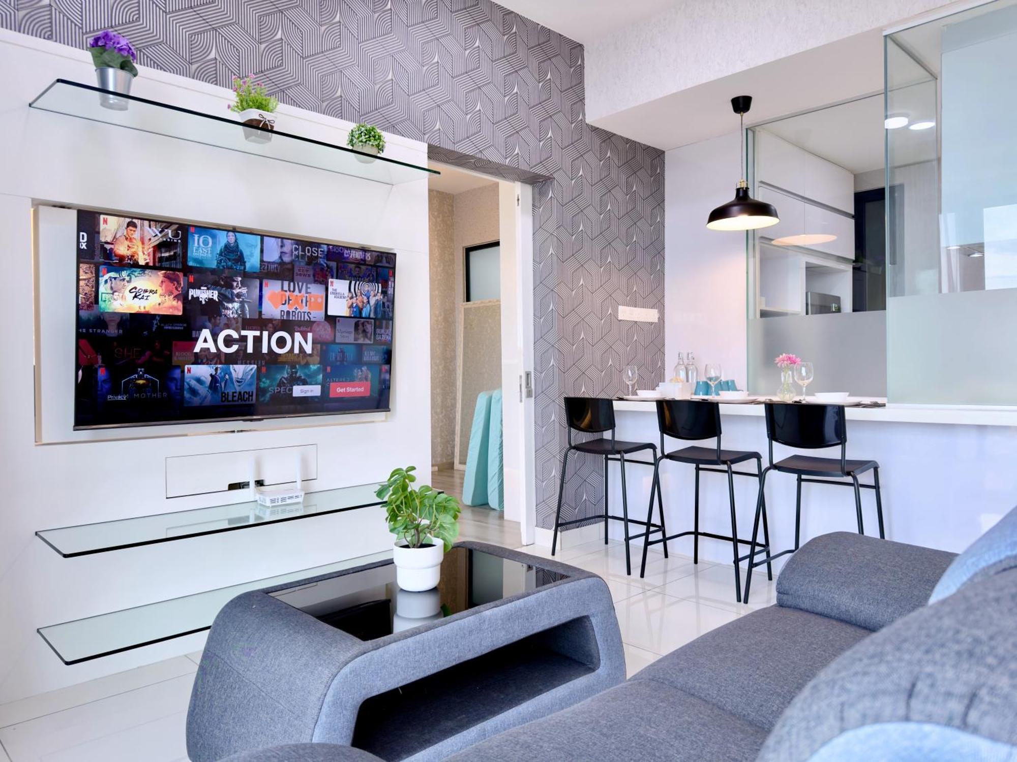 Midvalley Southkey Mosaic 6-9pax Netflix-smarttv70inch