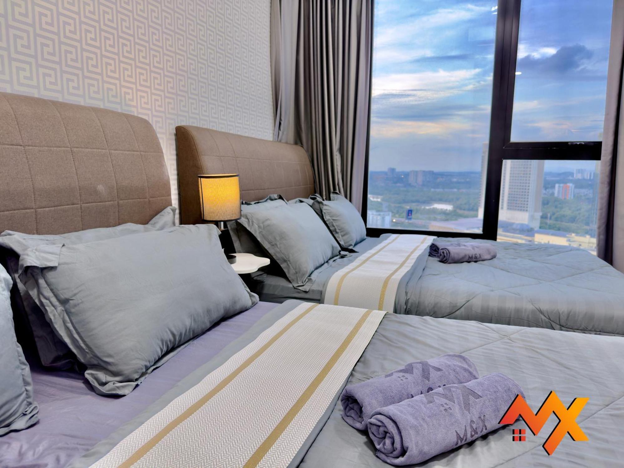 Midvalley Southkey Mosaic 6-9pax Netflix-smarttv70inch *